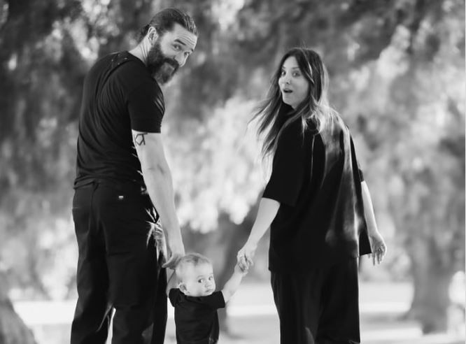 《生活大爆炸》女星Kaley Cuoco和《Ozark》女星Tom Pelphrey订婚了